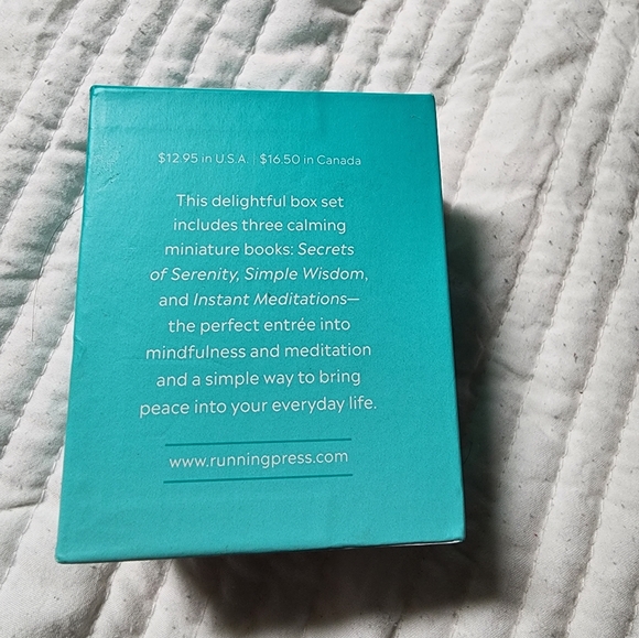 Mini box set of books - Picture 2 of 5